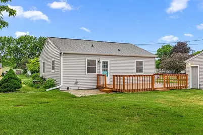625  Pleasant Dr, West Bend, WI 53095 - Photo 26