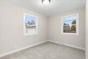 625 Pleasant Dr, West Bend, WI 53095 - Photo 14
