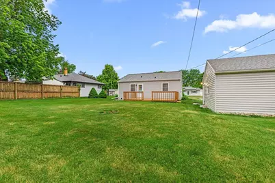 625  Pleasant Dr, West Bend, WI 53095 - Photo 24
