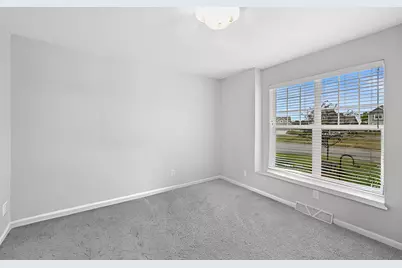 758  Burr Oak Ct, Oconomowoc, WI 53066 - Photo 6