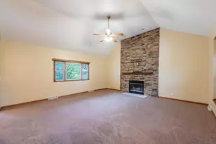 10850 35th Ave, Pleasant Prairie, WI 53158 - Photo 6