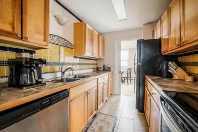 1707 N Prospect Ave #11B, Milwaukee, WI 53202 - Photo 10