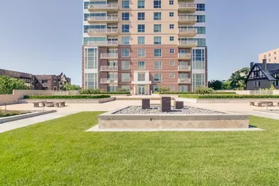1522 N Prospect Ave #303, Milwaukee, WI 53202 - Photo 4