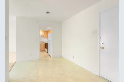 1305 W Main St #208, Lake Geneva, WI 53147 - Photo 6