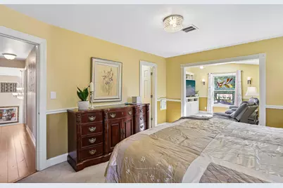 8755 N Pelham Pkwy, Bayside, WI 53217 - Photo 18