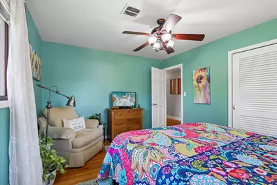 8755 N Pelham Pkwy, Bayside, WI 53217 - Photo 24
