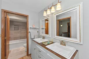 W178N9710 Riversbend Circle, Germantown, WI 53022 - Photo 14