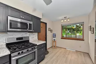 W178N9710 Riversbend Circle, Germantown, WI 53022 - Photo 4