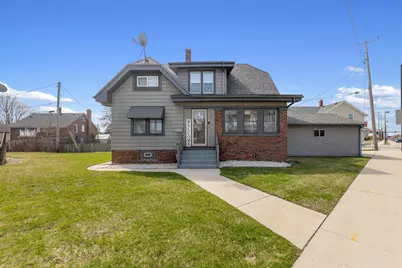 2544  Calumet Dr, Sheboygan, WI 53083 - Photo 1