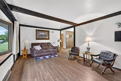 8916 S 84th St, Franklin, WI 53132 - Photo 2