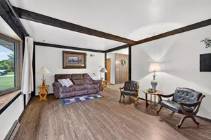 8916 S 84th St, Franklin, WI 53132 - Photo 2