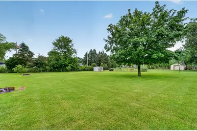 8916 S 84th St, Franklin, WI 53132 - Photo 16
