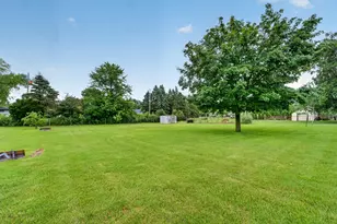 8916 S 84th St, Franklin, WI 53132 - Photo 16