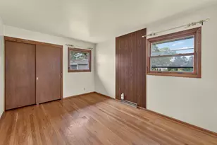 8916 S 84th St, Franklin, WI 53132 - Photo 8