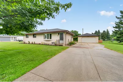 8916 S 84th St, Franklin, WI 53132 - Photo 20