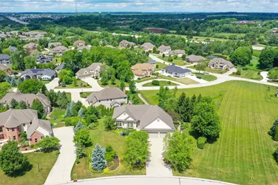 645  Talon Trl, Brookfield, WI 53045 - Photo 2
