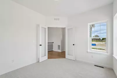 438  Sandstone St, Slinger, WI 53086 - Photo 6
