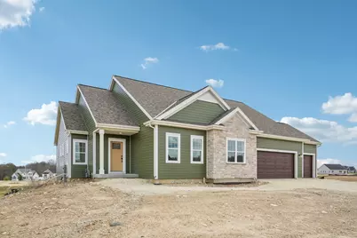 438  Sandstone St, Slinger, WI 53086 - Photo 1