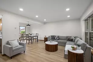 7026 Heather Glen Dr, Madison, WI 53719 - Photo 2