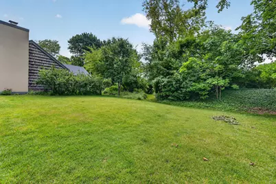 152  Lakefield Ct, Racine, WI 53402 - Photo 2