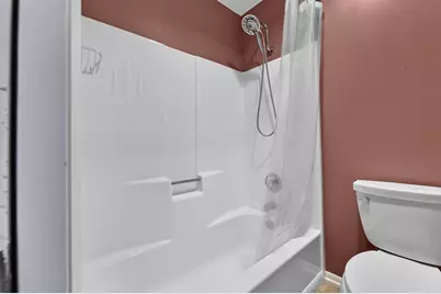 152  Lakefield Ct, Racine, WI 53402 - Photo 18