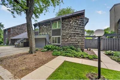 152  Lakefield Ct, Racine, WI 53402 - Photo 1
