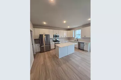 1549  Patton Dr, Hartford, WI 53027 - Photo 6