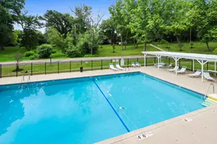910 Windsor Ct, Fontana, WI 53125 - Photo 32