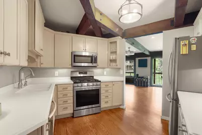 910  Windsor Ct #KK1, Fontana, WI 53125 - Photo 8