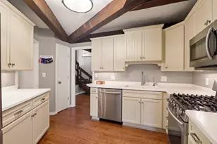 910 Windsor Ct, Fontana, WI 53125 - Photo 16