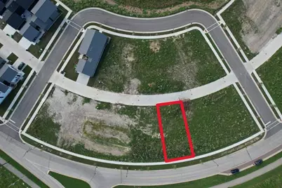 9463 E Lake Vista Pkwy, Oak Creek, WI 53154 - Photo 2