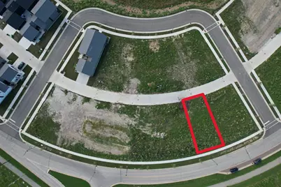 9463 E Lake Vista Pkwy, Oak Creek, WI 53154 - Photo 1