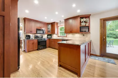 1119 W Fairfield Ct, Glendale, WI 53217 - Photo 6