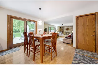 1119 W Fairfield Ct, Glendale, WI 53217 - Photo 8