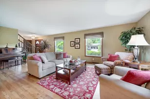 1119 W Fairfield Ct, Glendale, WI 53217 - Photo 2
