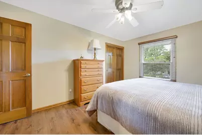 1119 W Fairfield Ct, Glendale, WI 53217 - Photo 18