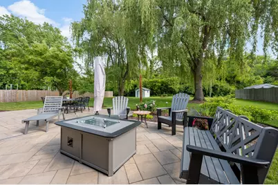 1119 W Fairfield Ct, Glendale, WI 53217 - Photo 28