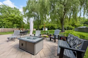 1119 W Fairfield Ct, Glendale, WI 53217 - Photo 28