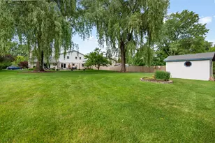 1119 W Fairfield Ct, Glendale, WI 53217 - Photo 32