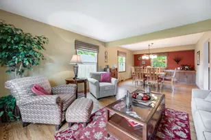 1119 W Fairfield Ct, Glendale, WI 53217 - Photo 4