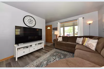 3669 S 81st St, Milwaukee, WI 53220 - Photo 4