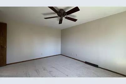 5340 S Maryknoll Dr, New Berlin, WI 53151 - Photo 32
