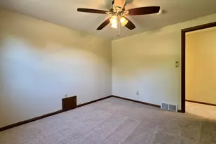 5340 S Maryknoll Dr, New Berlin, WI 53151 - Photo 38