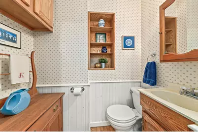 1815 N 72nd St, Wauwatosa, WI 53213 - Photo 14
