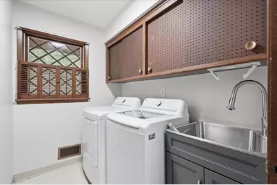 N85W17745  Ann Ave, Menomonee Falls, WI 53051 - Photo 40