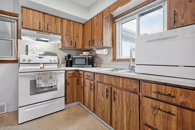 104 E Third Ave, Elkhorn, WI 53121 - Photo 8