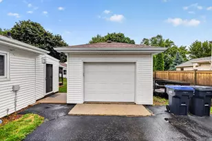 104 E 3rd Ave, Elkhorn, WI 53121 - Photo 24
