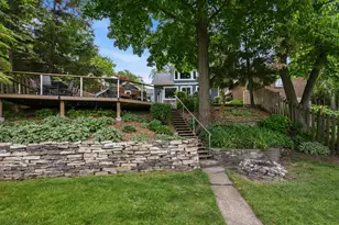 736 W Rock Pl, Glendale, WI 53209 - Photo 10