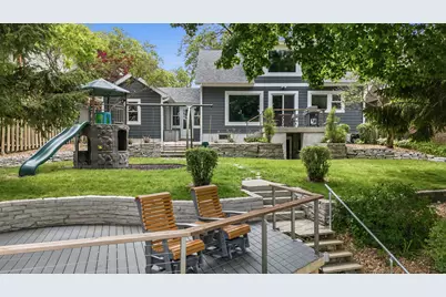 736 W Rock Pl, Glendale, WI 53209 - Photo 4