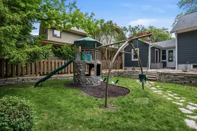 736 W Rock Pl, Glendale, WI 53209 - Photo 6